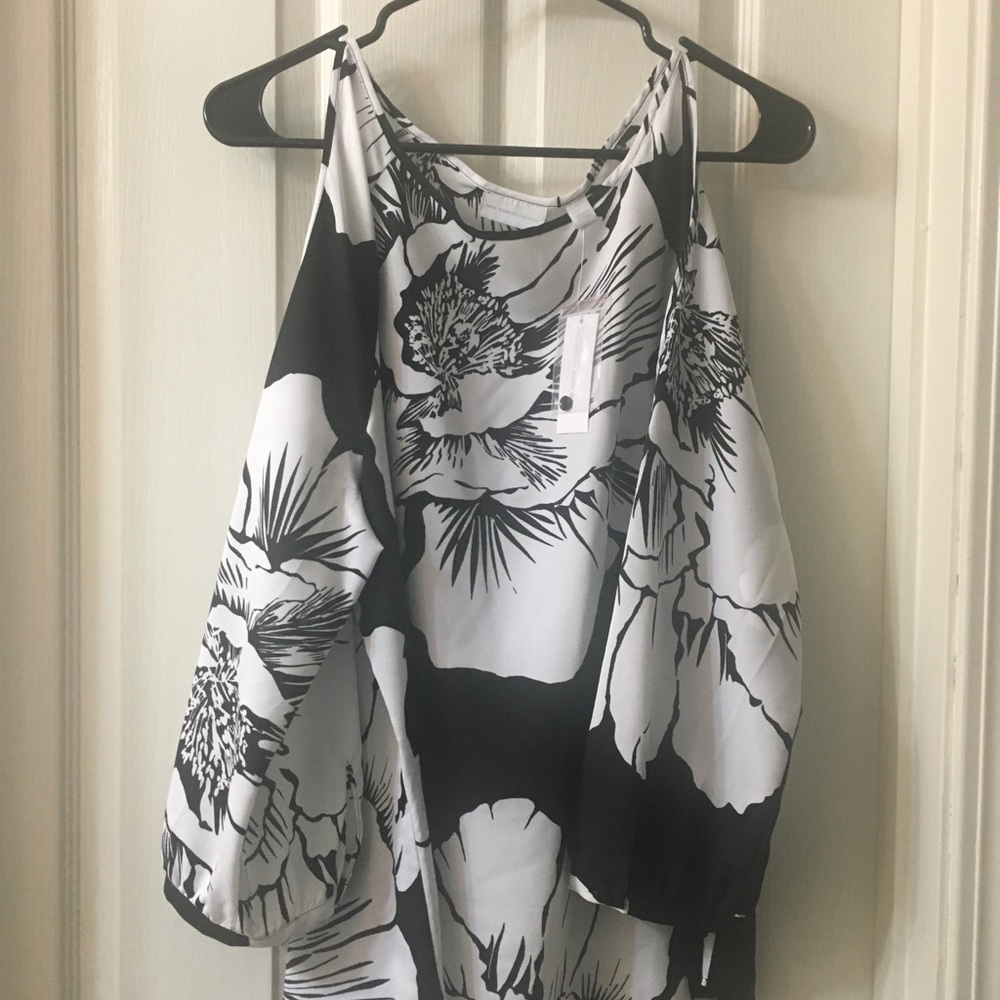 Flower print cold shoulder blouse